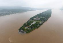 長沙暴雨，透水磚制磚機制品透水磚愿風(fēng)雨迎擊