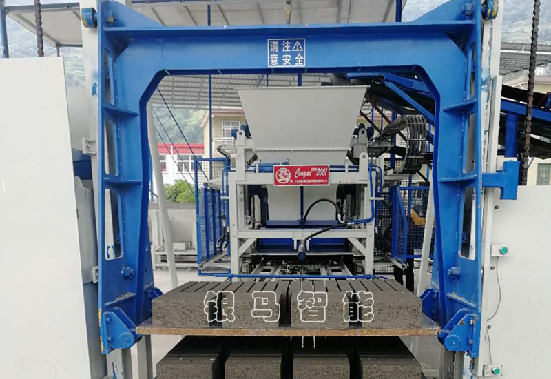 人行道步道磚機：技術猿為您解析傳輸設備撒料原因！